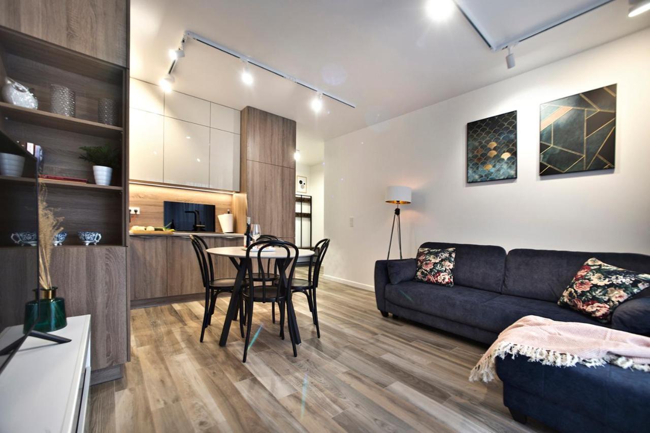 Goclaw P&O Serviced Apartments Varsó Kültér fotó