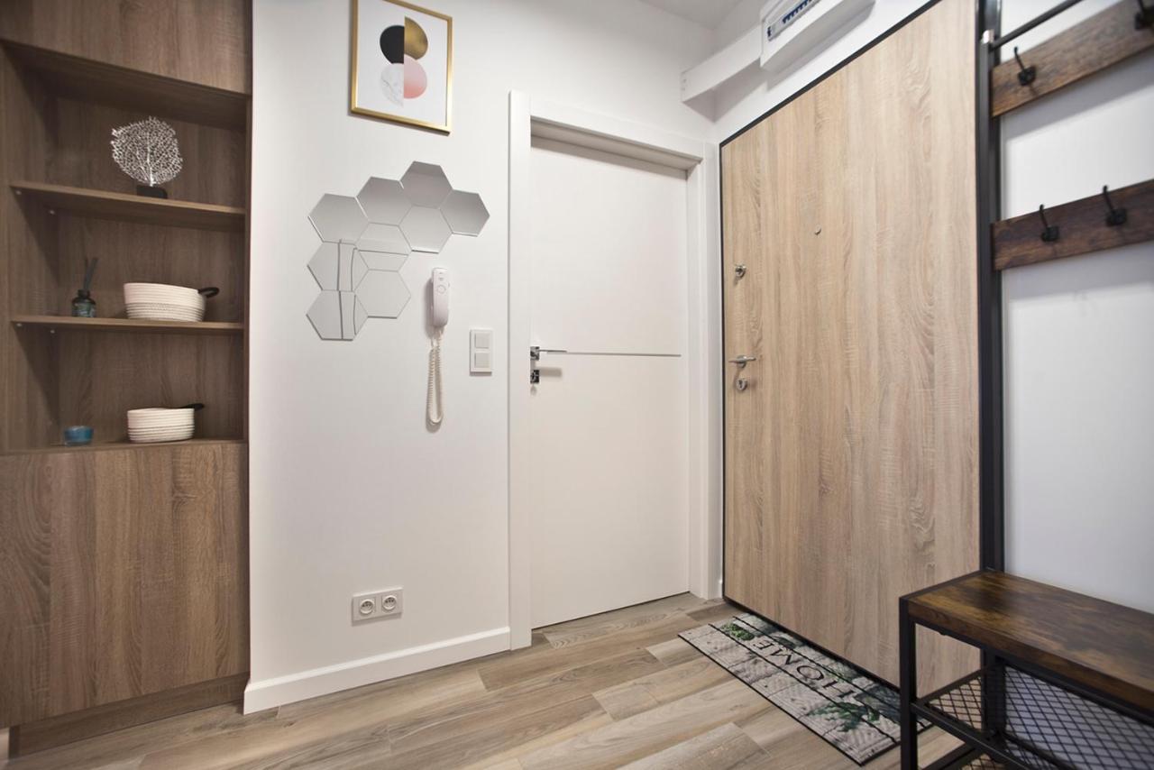 Goclaw P&O Serviced Apartments Varsó Kültér fotó